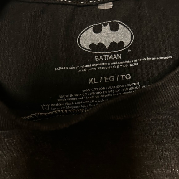 NEW Women’s DC Comics Batmnan Distressed Classic Logo - Picture 3 of 6